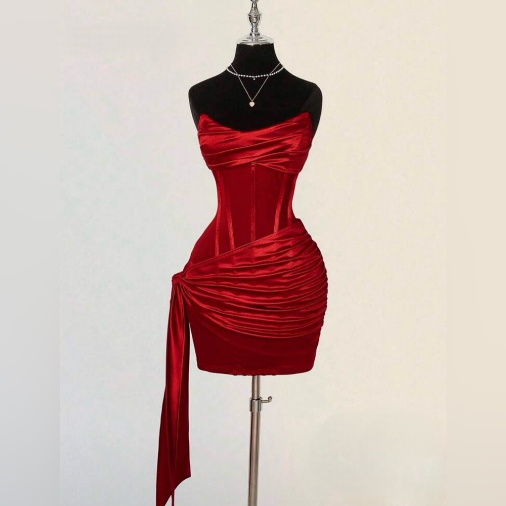 Elegant Red Strapless Dress